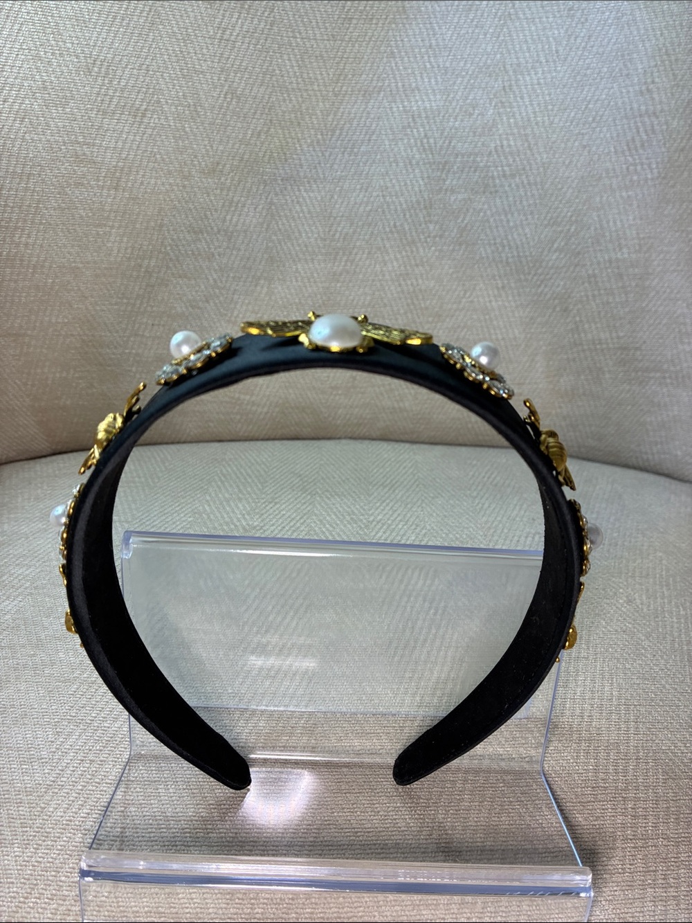 Source Unknown Black Satin Headband with Gold Bee and Pearl Details - Picture 7 of 10